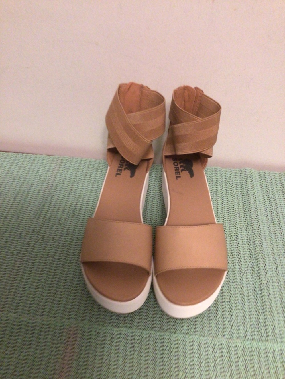 SOREL Open toe sandals with  zip opening ankle serrated sole  SZ 7.5